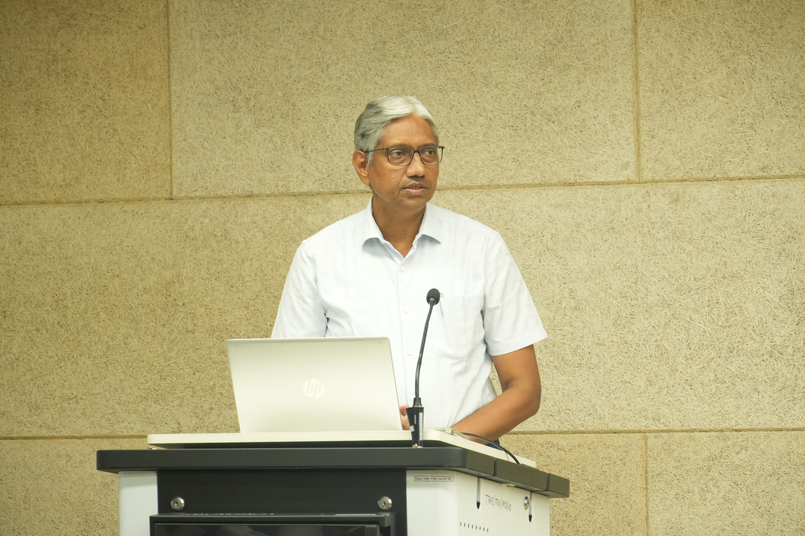 Hon’ble Chairman TRAI, Shri Anil Kumar Lahoti, addressing the gathering during the session.